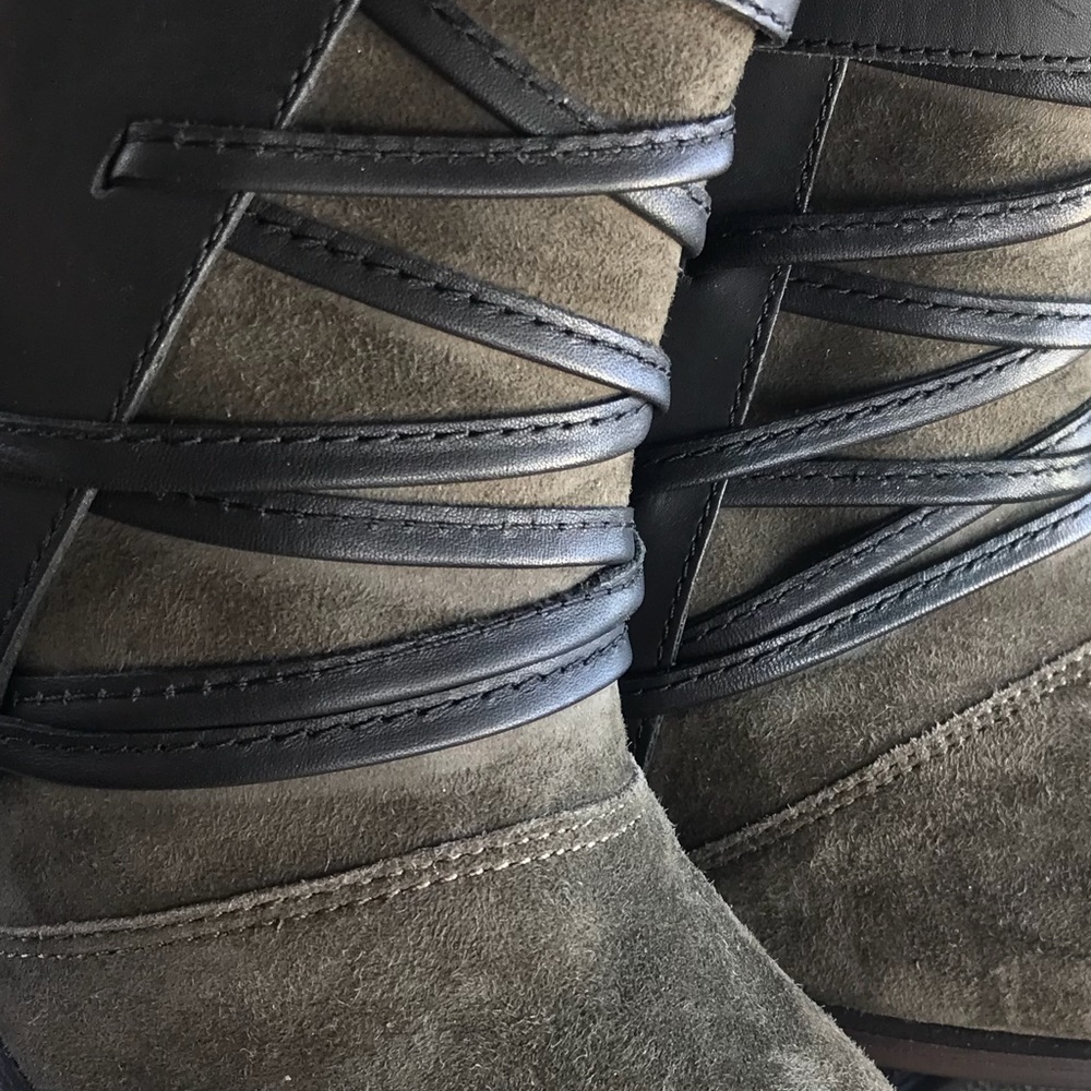 Sold Trouve 'Lonnie' Pointy Toe Bootie in Olive - Picture 3 of 8